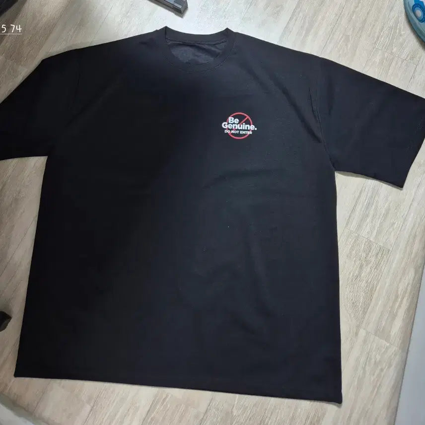 [BUNJANG] Black Floral Print T-Shirt / 플라워 프린팅 검정 반팔 티셔츠(새상품