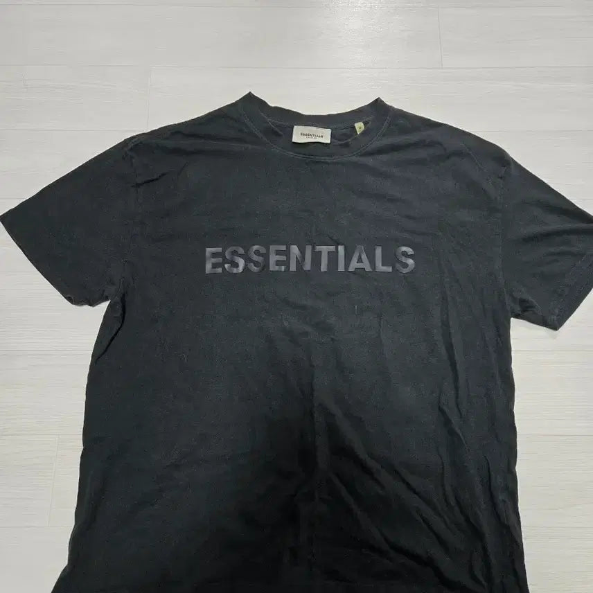 [SOLD OUT] 피오갓 에센셜 앞로고 반팔 M