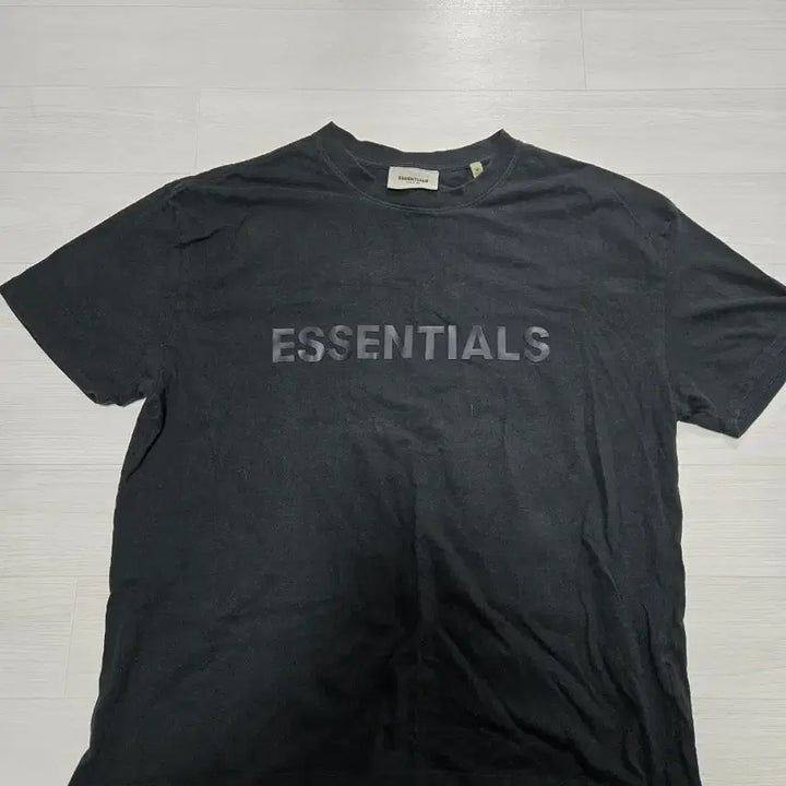 [SOLD OUT] 피오갓 에센셜 앞로고 반팔 M
