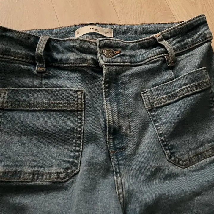 [BUNJANG] Mango Outpocket Cut Hem Jeans (Size 38) / 망고 청바지 38