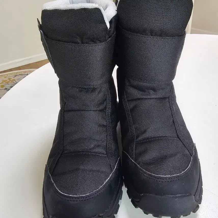 [BUNJANG] KESHUA Black Padded Waterproof Boots 225 / 케슈아 방한 부츠 블랙 패딩 부츠 225