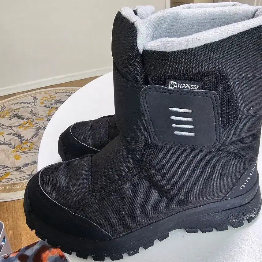 [BUNJANG] KESHUA Black Padded Waterproof Boots 225 / 케슈아 방한 부츠 블랙 패딩 부츠 225