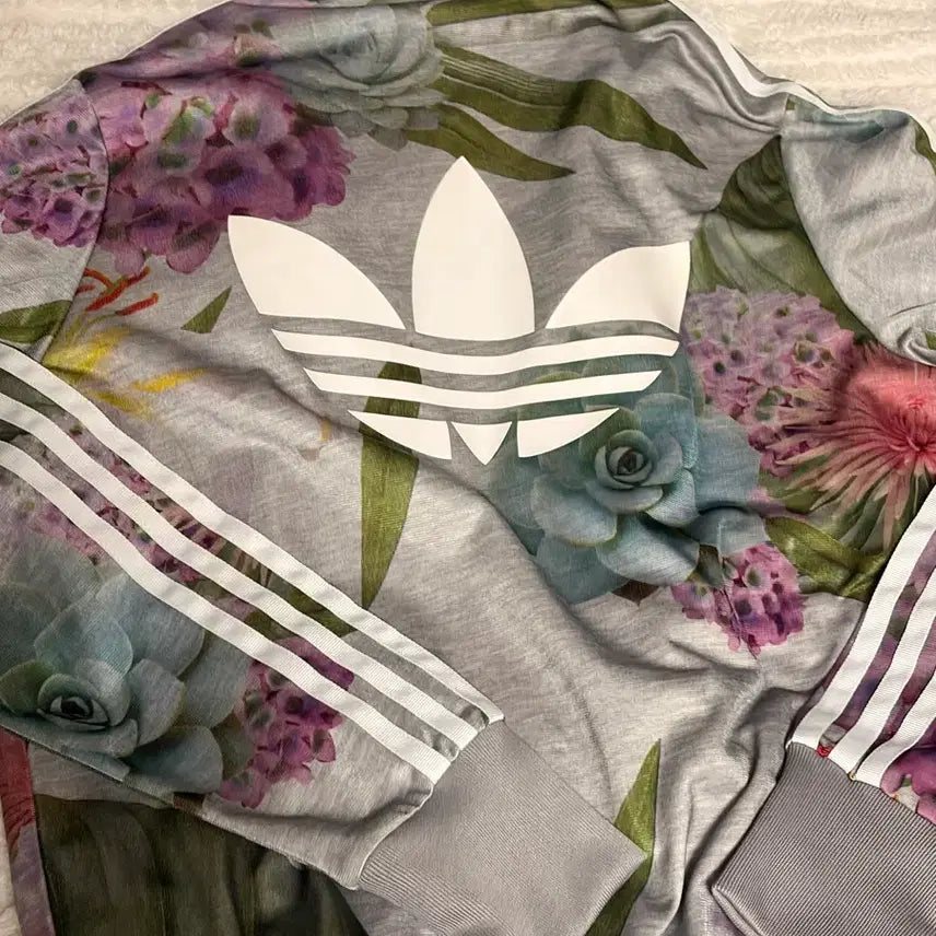 [SOLD OUT] 아디다스 플라워 프린팅 트랙탑 (한정판)