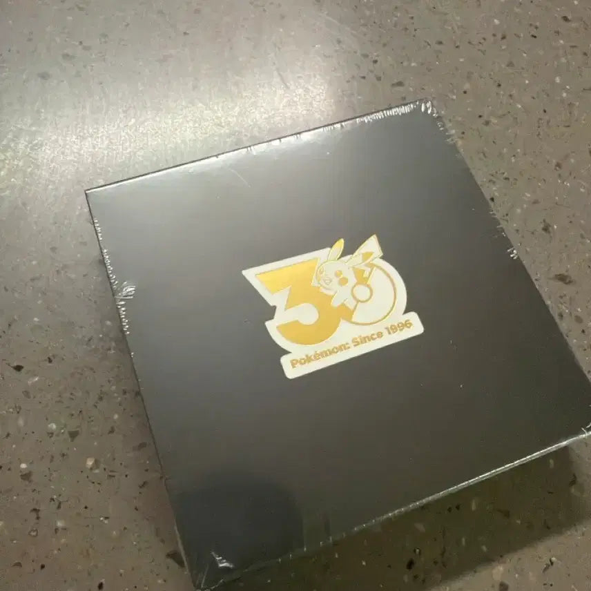[BUNJANG] Pokemon 30th Anniversary Badge / 포켓몬스터 30주년 뱃지 4월 미개봉