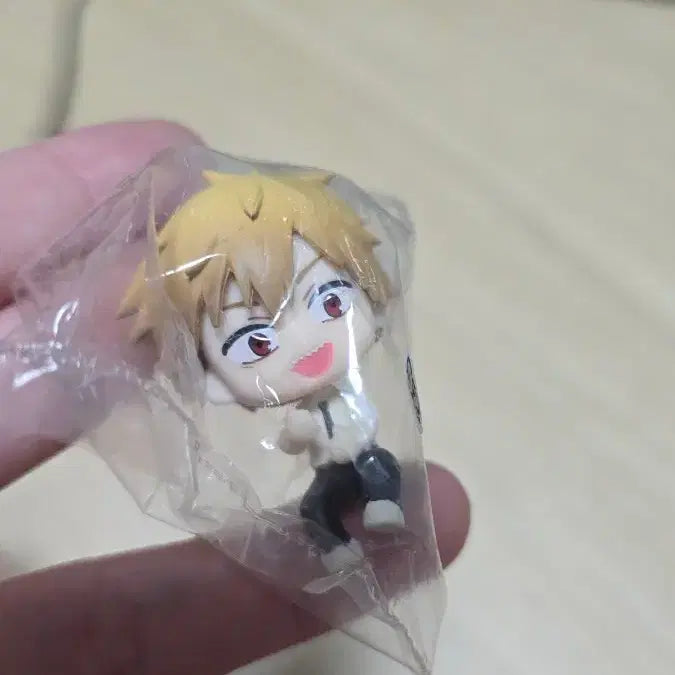 [BUNJANG] Chainsaw Man Denji Figure / 체인소맨 가챠 덴지