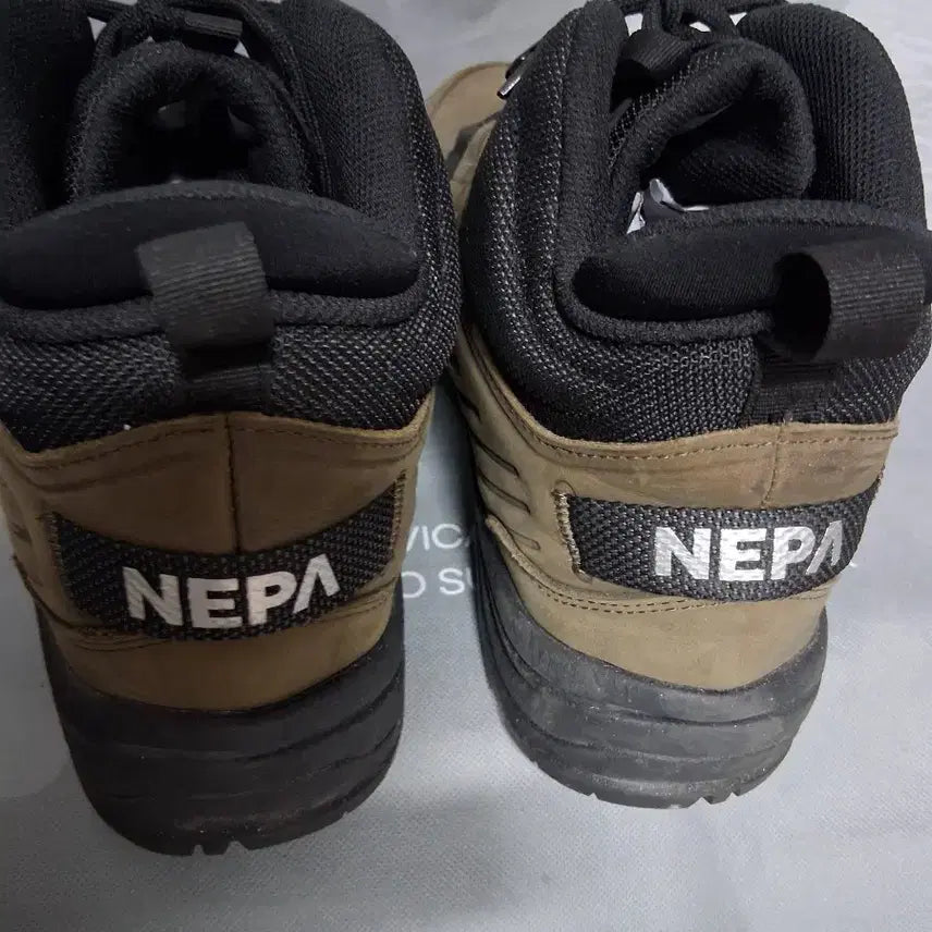 [BUNJANG] Nepa Gore-Tex Hiking Boots / 등산화290  네파고어텍스