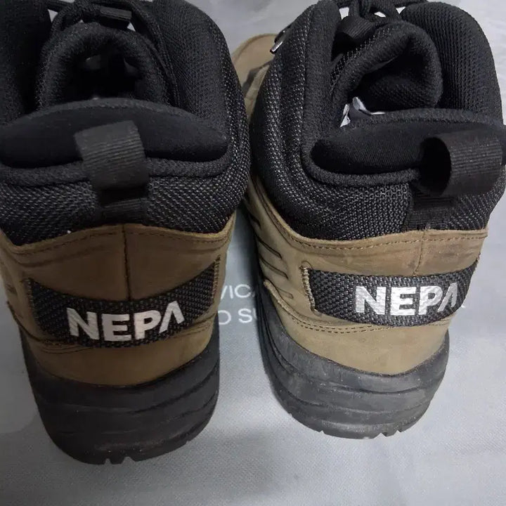 [BUNJANG] Nepa Gore-Tex Hiking Boots / 등산화290  네파고어텍스