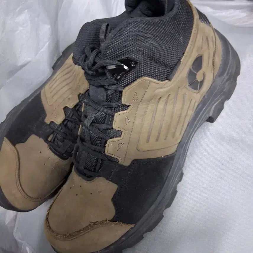 [BUNJANG] Nepa Gore-Tex Hiking Boots / 등산화290  네파고어텍스