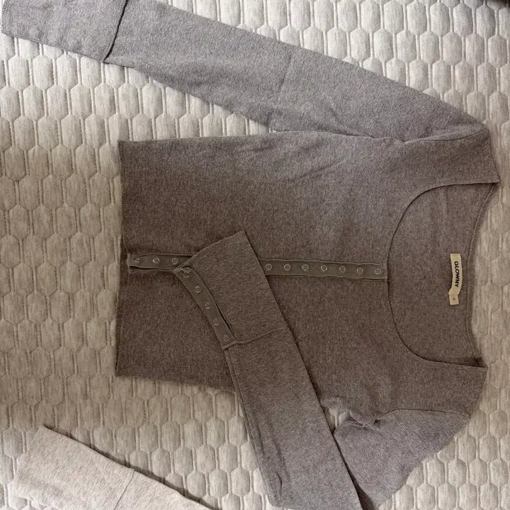 [SOLD OUT] 글로니-NU NOSTALGIA LONG SLEEVE-멜란지차콜,S