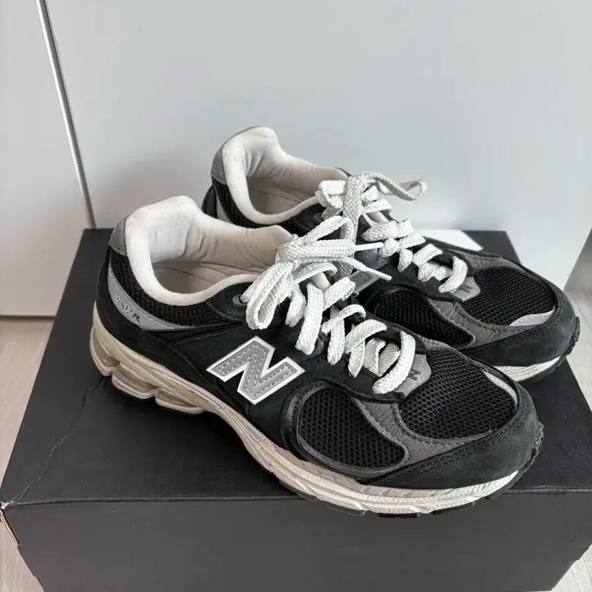 [BUNJANG] New Balance 2002 Black 230 / [230] 뉴발란스 2002 블랙