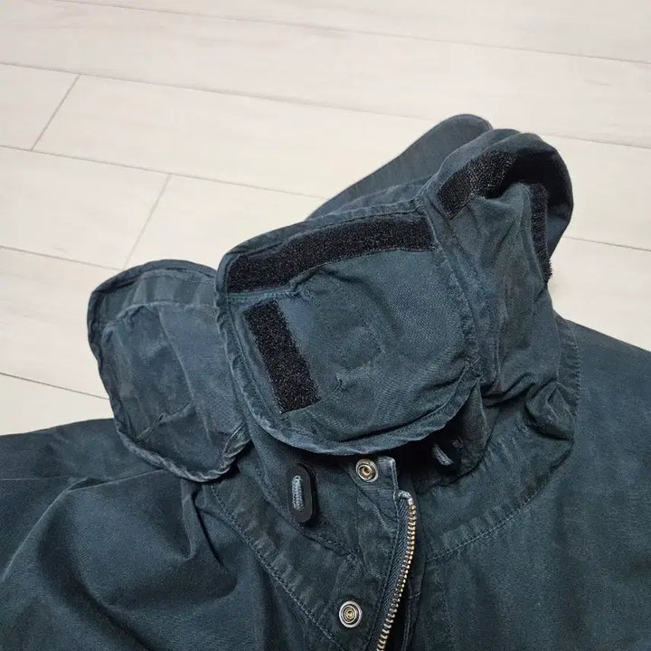 [SOLD OUT] (정품)슈프림 x 스톤 아일랜드 라이엇 마스크 카모 자켓 블랙 m
