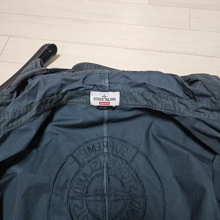 [SOLD OUT] (정품)슈프림 x 스톤 아일랜드 라이엇 마스크 카모 자켓 블랙 m
