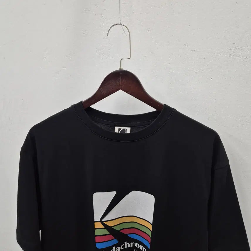[BUNJANG] Kodak Trip Rainbow Big Logo Short Sleeve T-Shirt L / 코닥 트립 레인보우 빅로고 반팔티 100