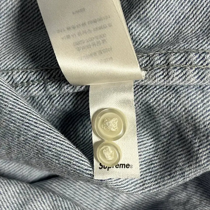 [SOLD OUT] 슈프림 스몰 박스 셔츠 데님(23fw) m팝니다!!
