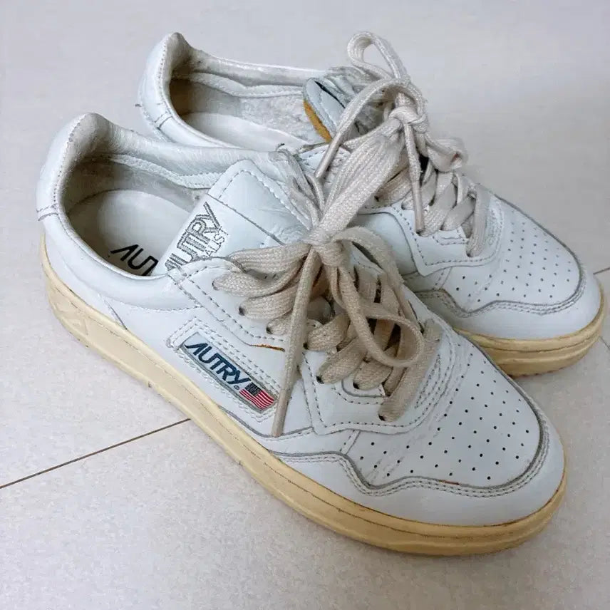 [BUNJANG] Autry Sneakers LL15 White Tab / 오트리 스티커즈 LL15 화이트탭 가격내림
