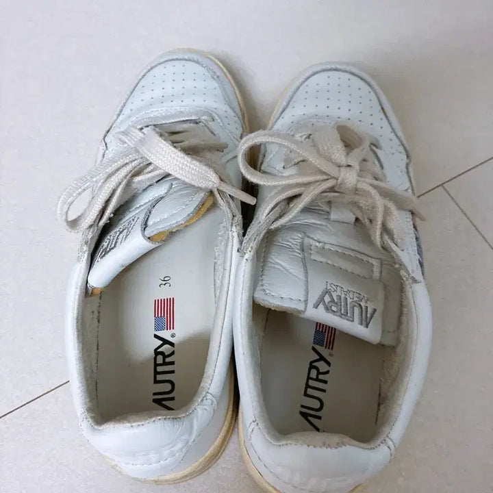 [BUNJANG] Autry Sneakers LL15 White Tab / 오트리 스티커즈 LL15 화이트탭 가격내림