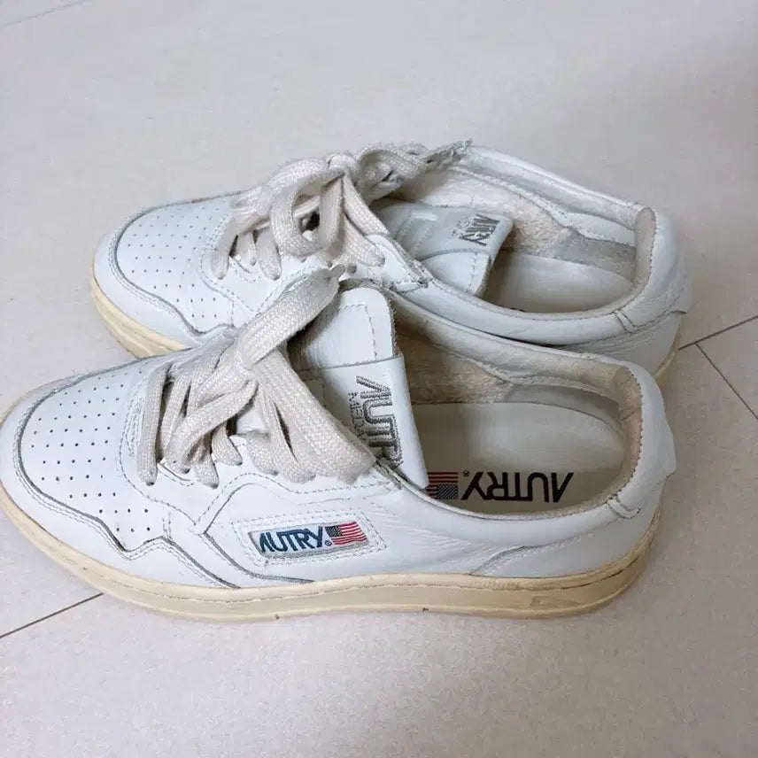 [BUNJANG] Autry Sneakers LL15 White Tab / 오트리 스티커즈 LL15 화이트탭 가격내림