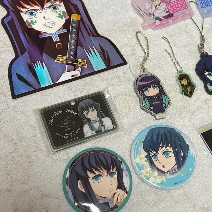 [BUNJANG] Demon Slayer Muichiro Mitsuri Obanai Merchandise Bundle / 귀멸의칼날 무이치로 미츠리 오바나이 핀버튼 키링 아크릴 스티커