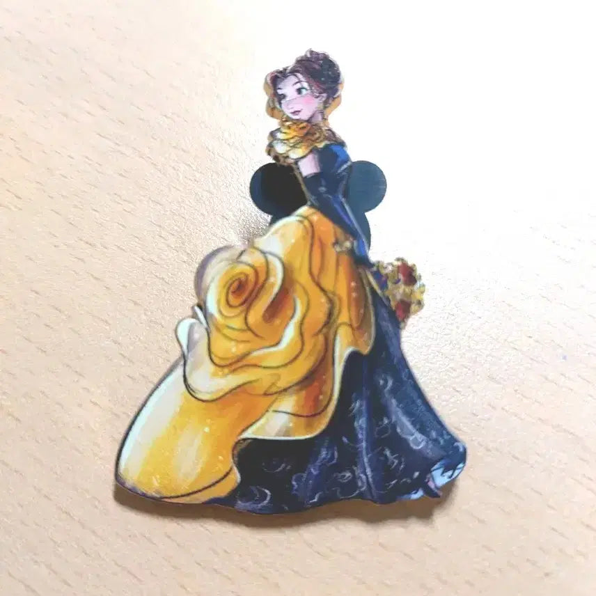 [BUNJANG] Disney Beauty and The Beast Belle Mask Pin Badge / 디즈니 벨 미녀와 야수 한정판 핀뱃지