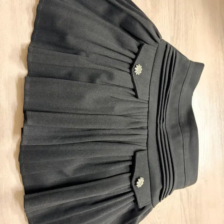 [BUNJANG] Black Pleated Mini Skirt with Pocket Detail / 블랙 플리츠 스커트