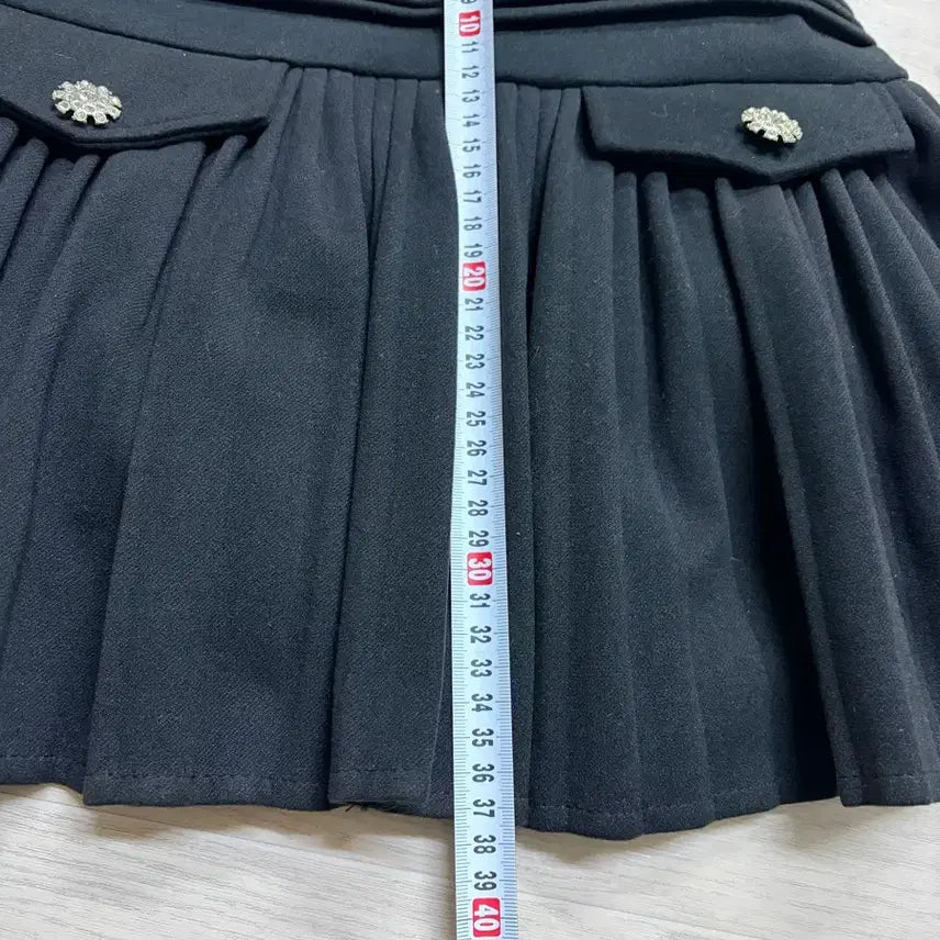 [BUNJANG] Black Pleated Mini Skirt with Pocket Detail / 블랙 플리츠 스커트