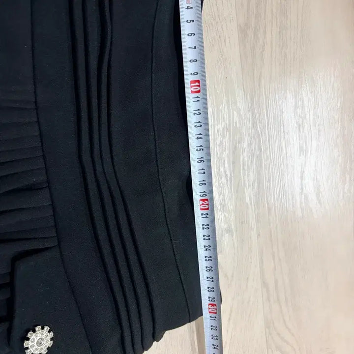 [BUNJANG] Black Pleated Mini Skirt with Pocket Detail / 블랙 플리츠 스커트