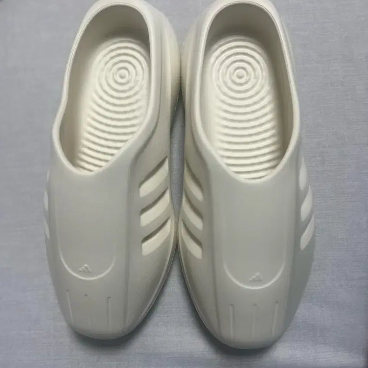 [SOLD OUT] 아디다스 뮬오프 US9 JP275