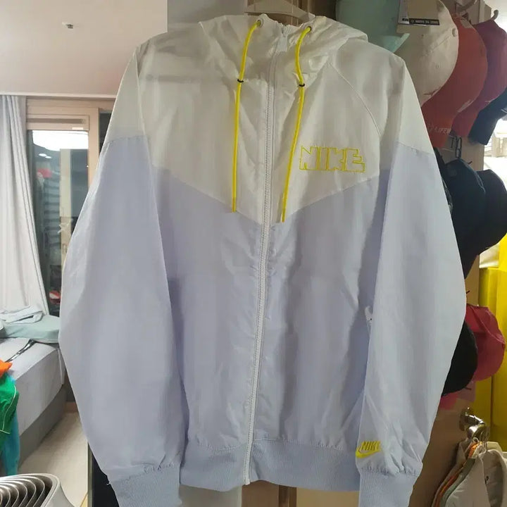 [BUNJANG] Nike Windbreaker Jacket White/Lavender (M) / 나이키 바람막이 자켓 화이트/라벤더 M새제품