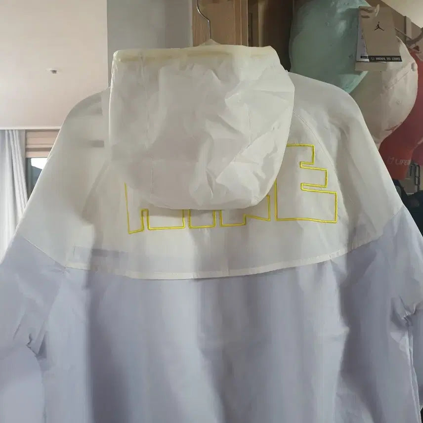 [BUNJANG] Nike Windbreaker Jacket White/Lavender (M) / 나이키 바람막이 자켓 화이트/라벤더 M새제품