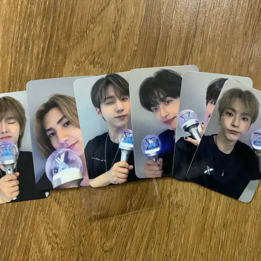 [BUNJANG] Unspecified Group Official Lightstick with Photocard Bundle / 포토카드