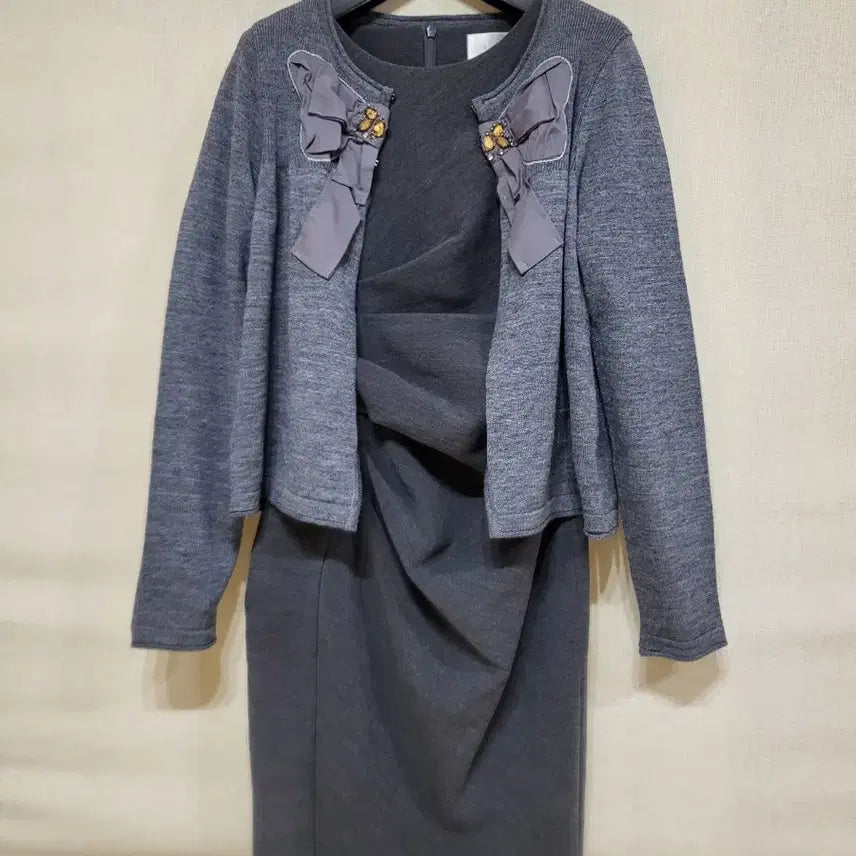 [BUNJANG] Eune Dress Shirring Dress &amp; Fabienne Cardigan Bundle / eune 으네드레스 셔링원피스 파비안느 가디건 일괄