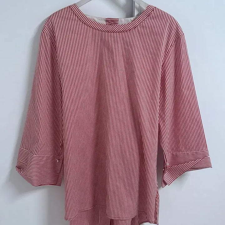 [BUNJANG] Bylynn Shop Line Studio One Red Stripe Ribbon Shirt / 바이린샵 라인스튜디오원 레드 스트라이프 리본 셔츠 여성옷 판매