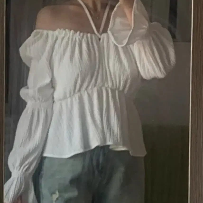 [BUNJANG] White 2-Way Off-Shoulder Smocked Ribbon Blouse / 화이트 2way 오프숄더 스모크 리본 블라우스 셔링 퍼프