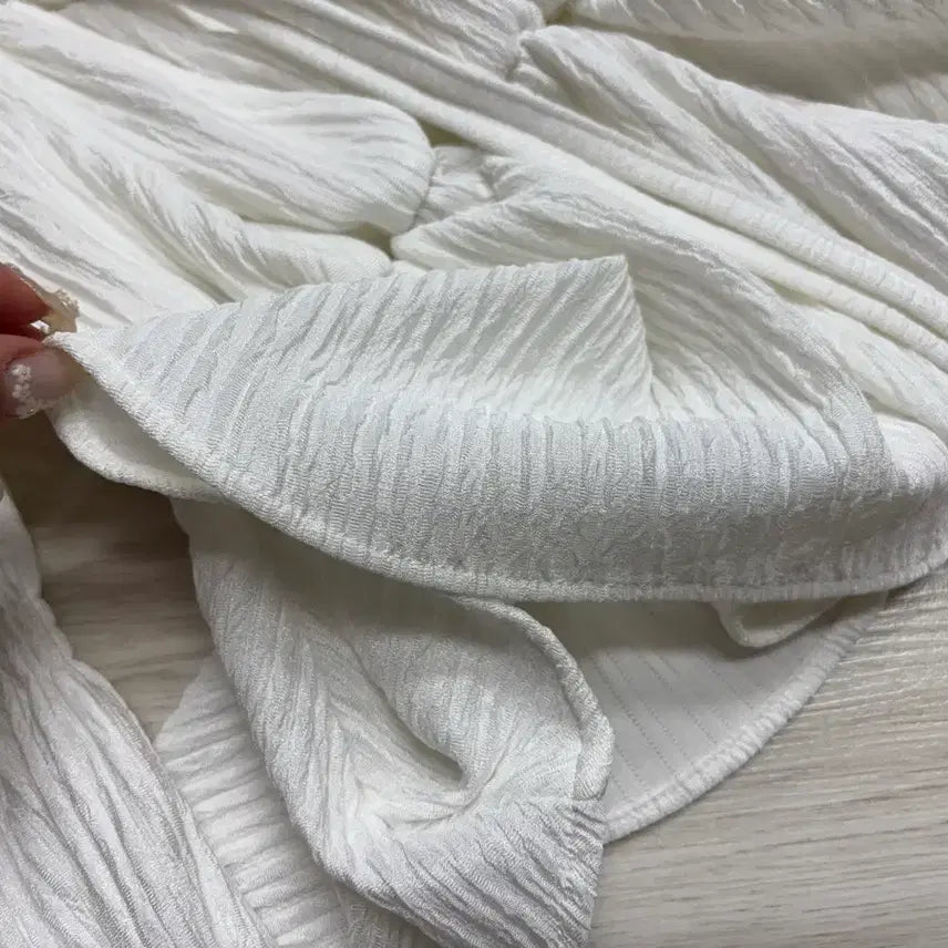 [BUNJANG] White 2-Way Off-Shoulder Smocked Ribbon Blouse / 화이트 2way 오프숄더 스모크 리본 블라우스 셔링 퍼프