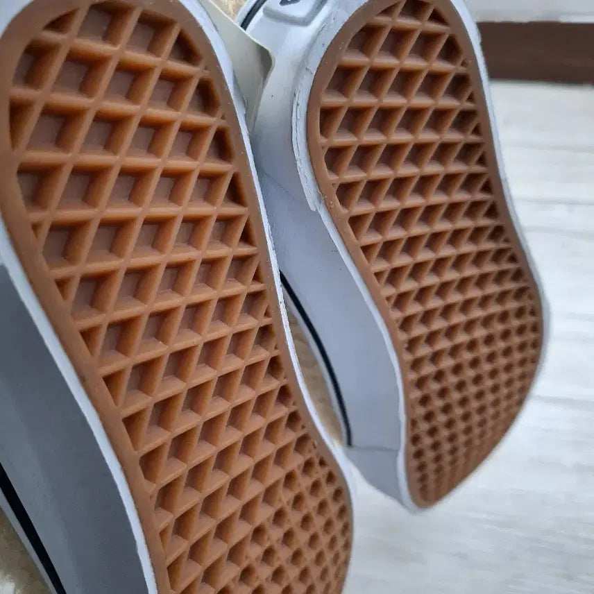 [BUNJANG] Vans All Around Love Fur Sneakers / 반스 올 어라운드 러브 퍼 스니커즈