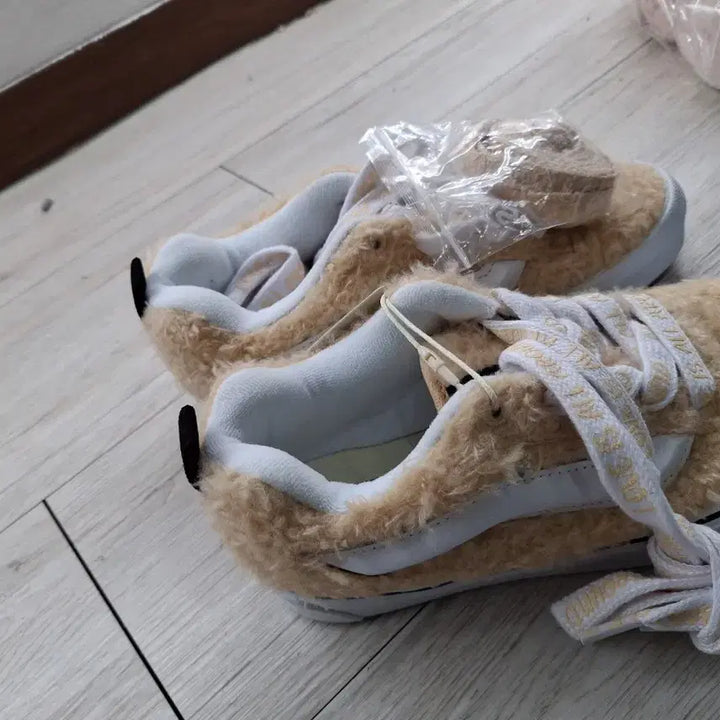 [BUNJANG] Vans All Around Love Fur Sneakers / 반스 올 어라운드 러브 퍼 스니커즈