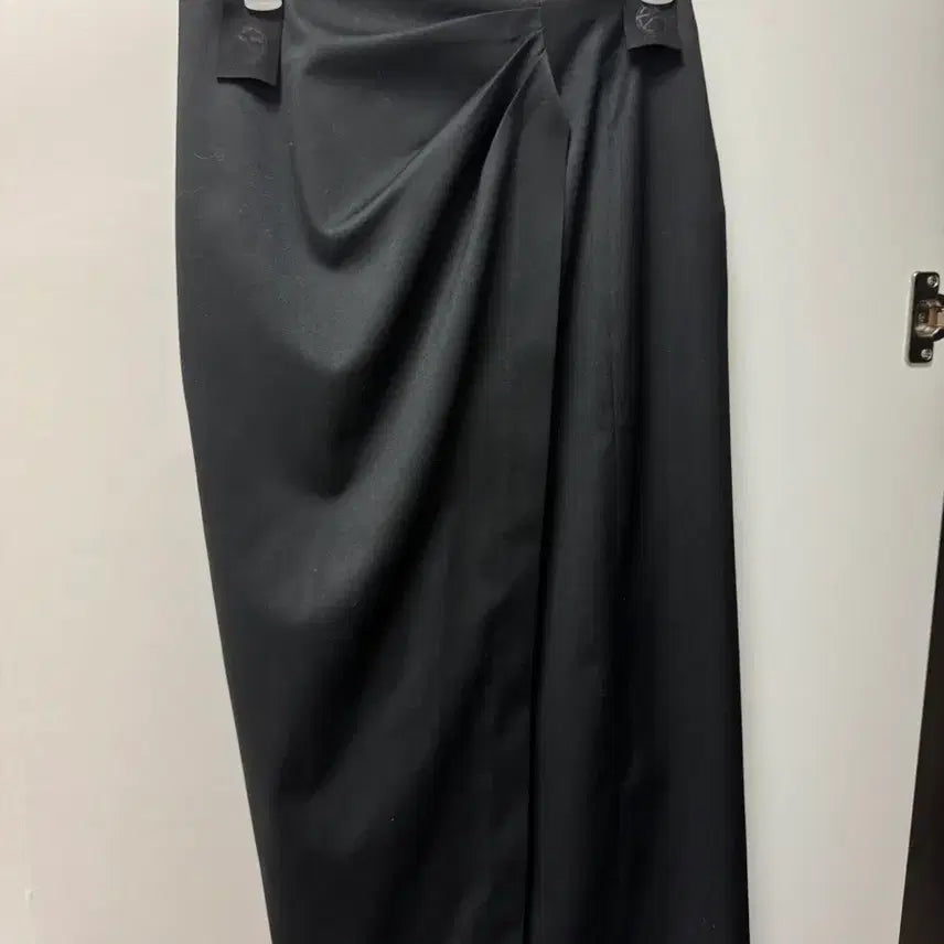 [BUNJANG] Floum Diana Drape Skirt Black S / 플로움 diana drape skirt black s