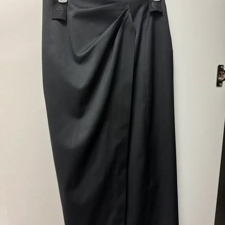 [BUNJANG] Floum Diana Drape Skirt Black S / 플로움 diana drape skirt black s