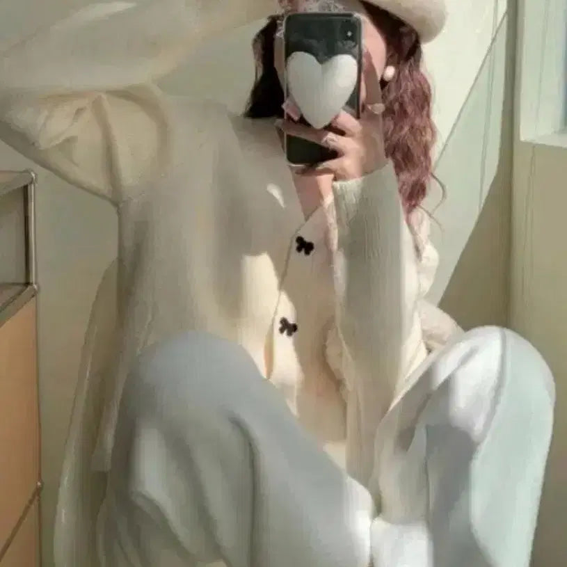 [BUNJANG] Ivory Ribbon Button V-Neck Cardigan / 리본 버튼 아이보리 가디건