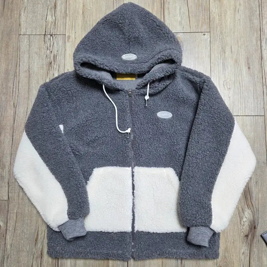[BUNJANG] Main Booth Fleece Hood Zip-Up Charcoal / 메인부스 뽀글이 후드 집업 차콜