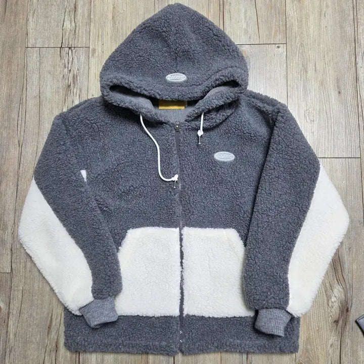 [BUNJANG] Main Booth Fleece Hood Zip-Up Charcoal / 메인부스 뽀글이 후드 집업 차콜