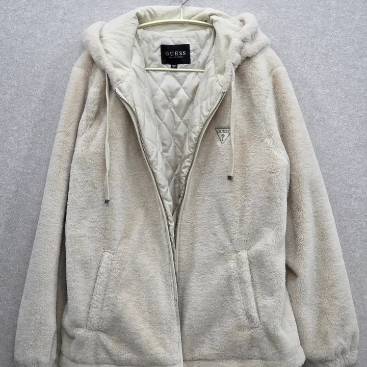 [BUNJANG] GUESS Faux Fur Hooded Zip-Up Jacket / 게스(GUESS) 퍼 후드 집업 자켓