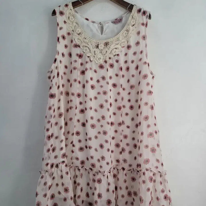 [BUNJANG] Floral Chiffon Lace Midi Dress / 플라워 쉬폰 레이스 넥 민소매 원피스