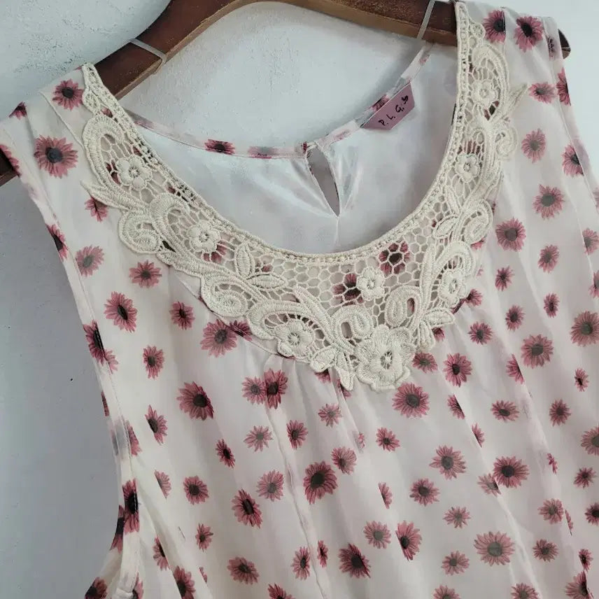 [BUNJANG] Floral Chiffon Lace Midi Dress / 플라워 쉬폰 레이스 넥 민소매 원피스