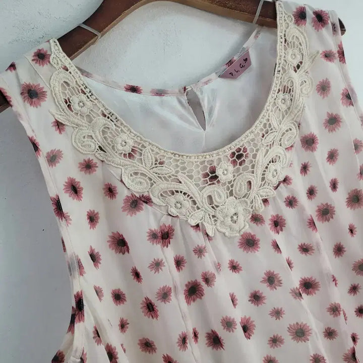 [BUNJANG] Floral Chiffon Lace Midi Dress / 플라워 쉬폰 레이스 넥 민소매 원피스