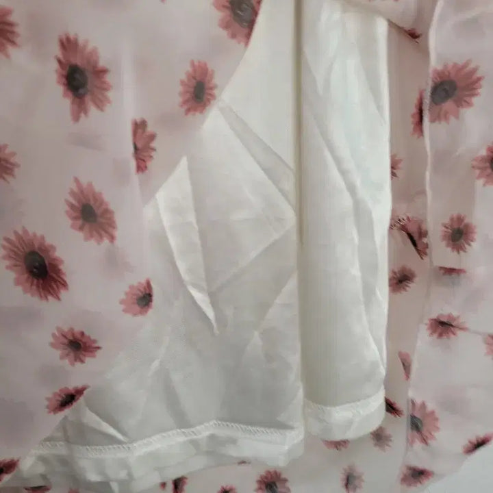 [BUNJANG] Floral Chiffon Lace Midi Dress / 플라워 쉬폰 레이스 넥 민소매 원피스