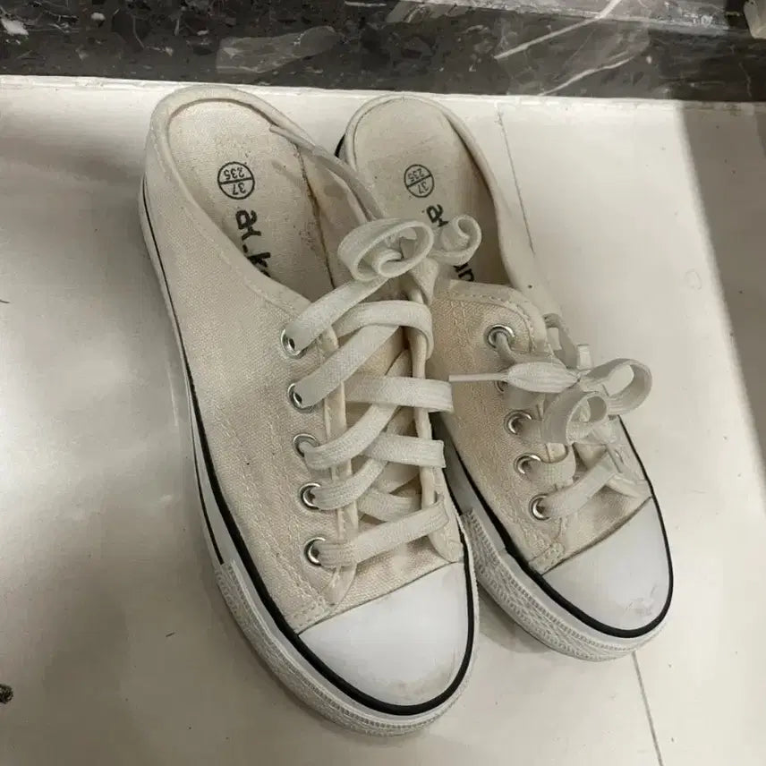 [BUNJANG] at.k Ivory Mule Sneakers 235 / at.k 아이보리 뮬 스니커즈 235