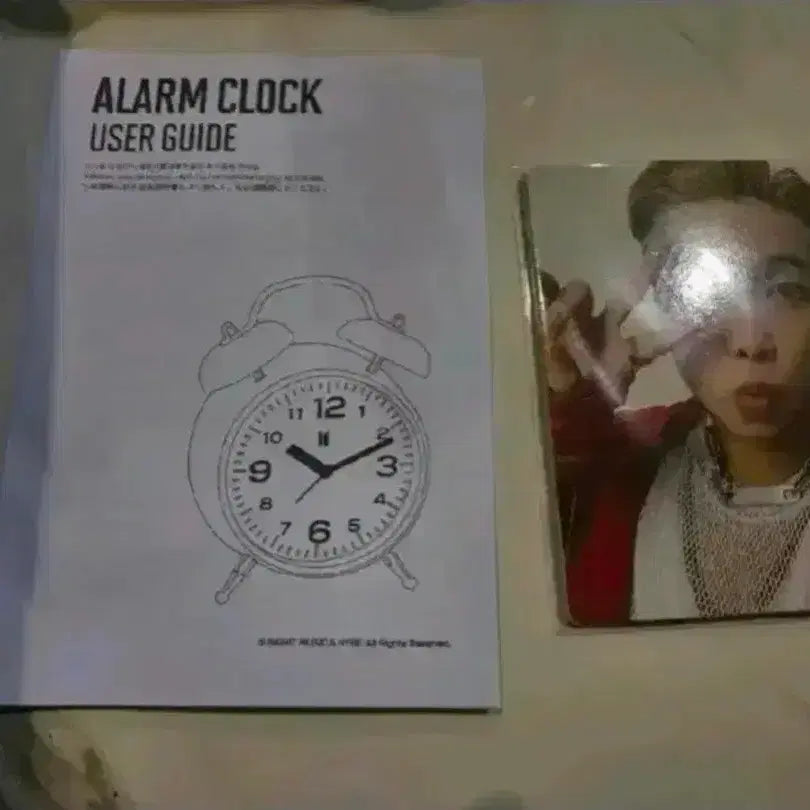 [SOLD OUT] 새상품) BTS 알람 시계 +  포토카드 세트 판매합니다