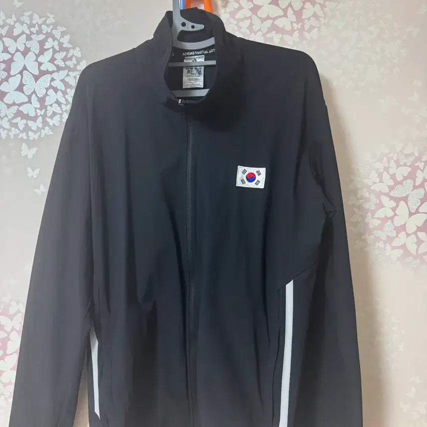 [SOLD OUT] 아디다스 검정색 바람막이 태극기 패치