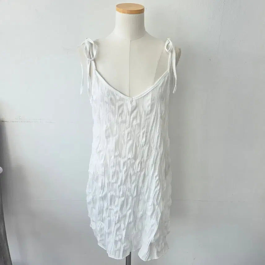 [SOLD OUT] 빈티지 만원샵 화이트 주름 끈 뷔스티에